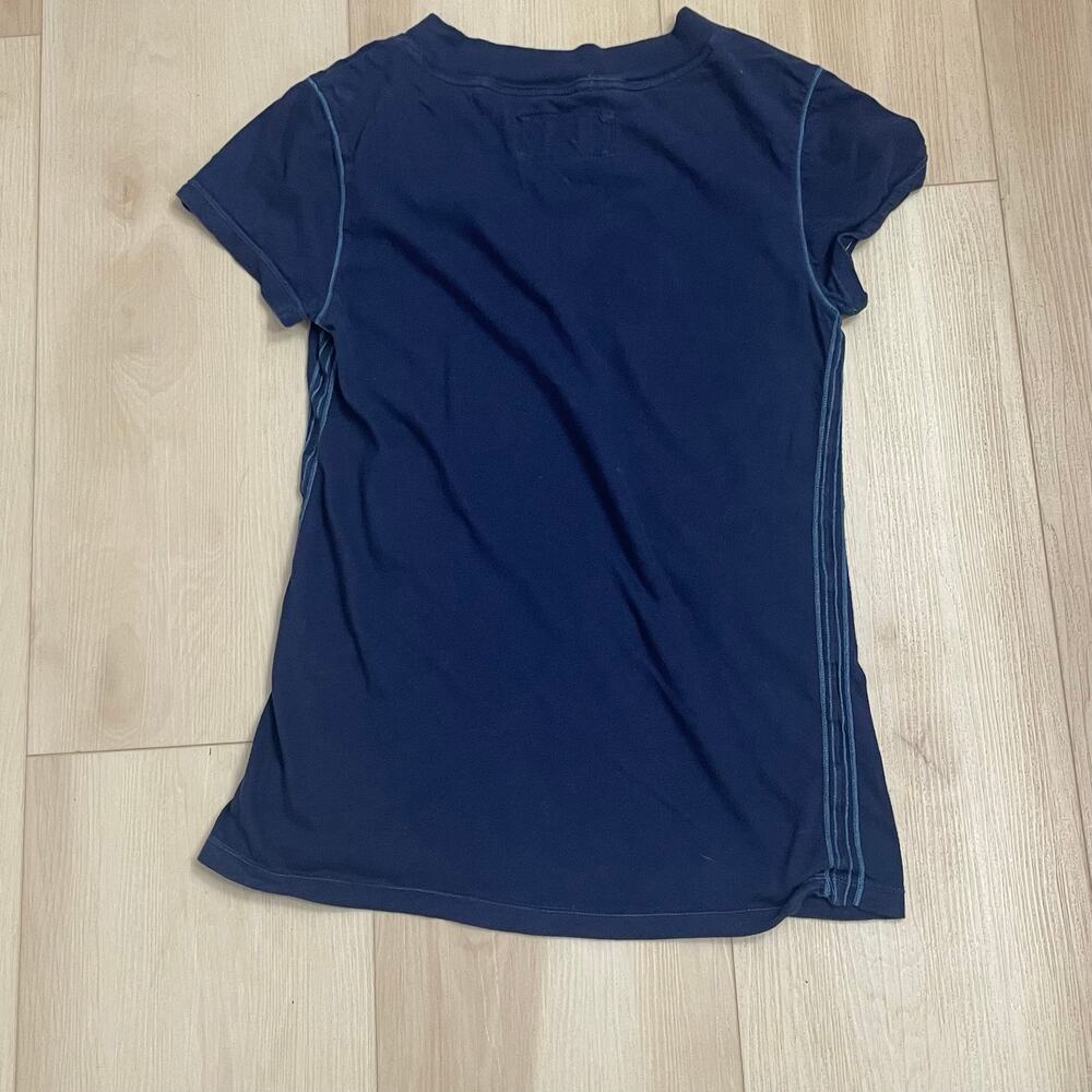 American Eagle Outfitters Y2K Navy Blue V-Neck Tee – Women’s LG Stretchy - Picture 2 of 7